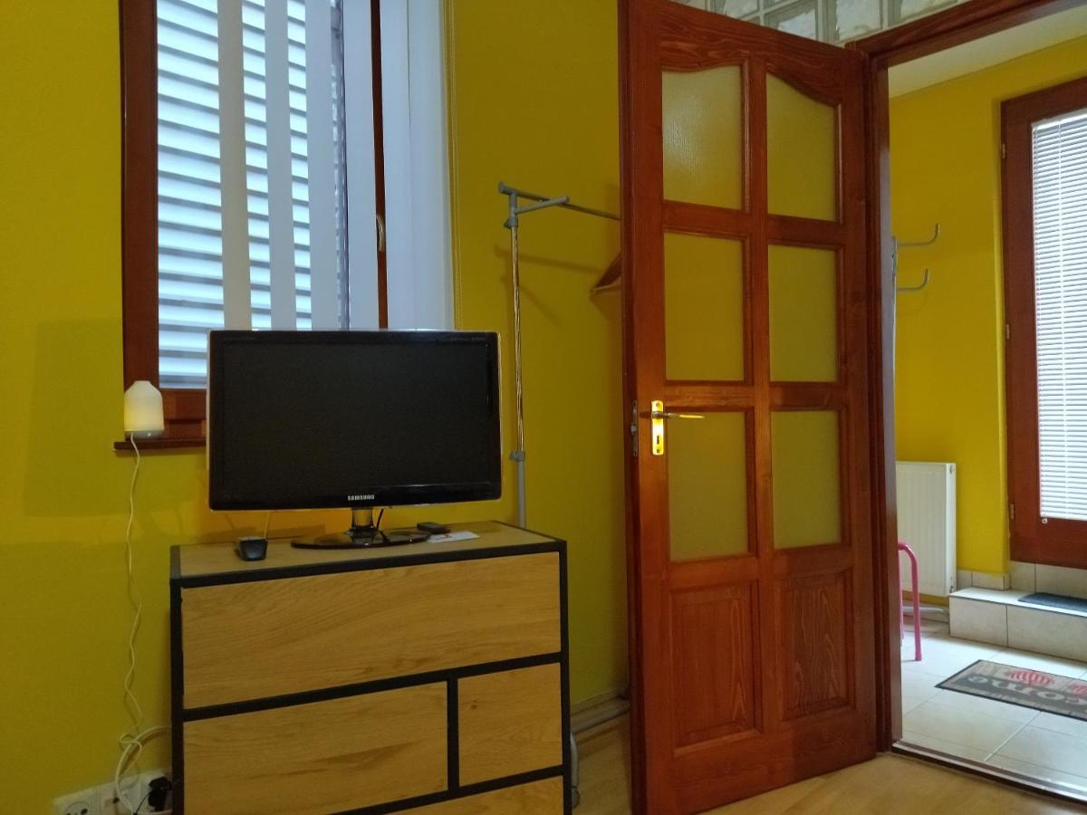 Keltaur Studio Apartman With Garage Διαμέρισμα Πετς Εξωτερικό φωτογραφία